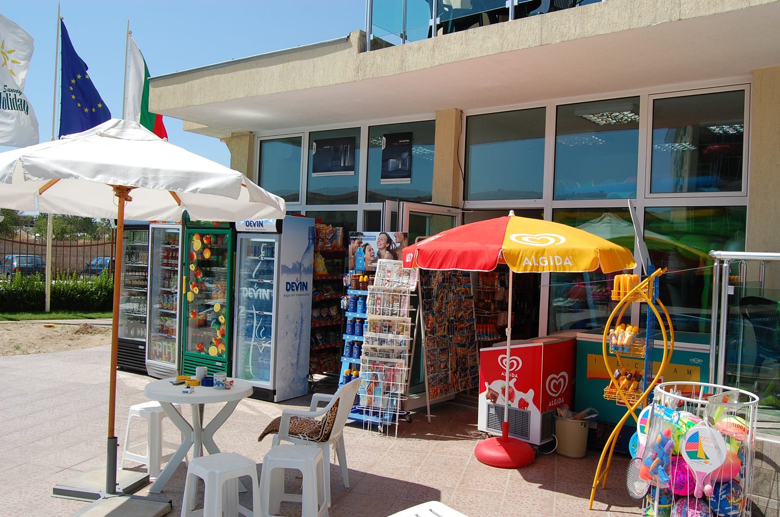 Minimarket next to the reception
